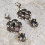 BO Irresistible Passion Collection gemonteerd met Swarovski kristallen op bronzen filigraan bloemkandelaars.